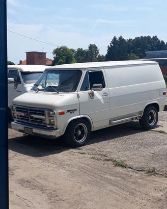 ricambi per Chevy van V8 
