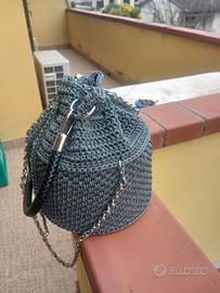 secchiello fatto a uncinetto 