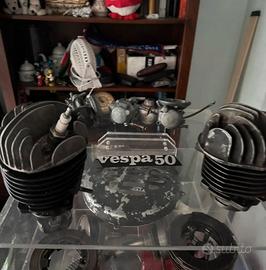 Vari pezzi e componenti vespa