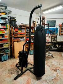 attrezzatura palestra sacco pugilato 