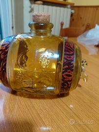 bottiglia di vetro ambrato a forma di botte