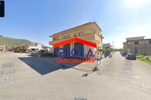 Appartamento di 433 m² con più di 5 locali e box a
