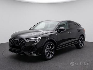 AUDI Q3 SPB 40 TFSI quattro S tronic Identity Bl