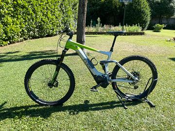 Bici elettrica Cube Stereo Hybrid 160