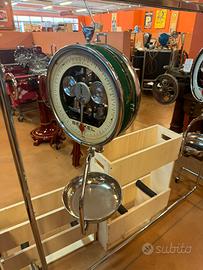 Bilancia Berkel verde restaurata sospesa spagnola