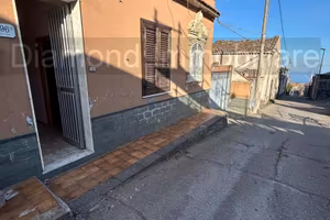 Casa singola con cortiletto Fleri Zafferana Etnea