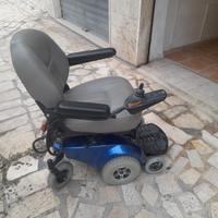 Sedia a rotelle elettrica
