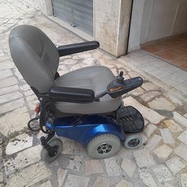 Sedia a rotelle elettrica