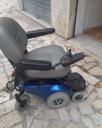 Sedia a rotelle elettrica