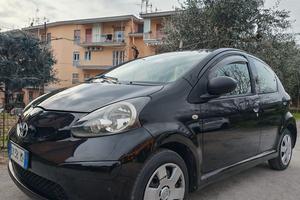 Toyota Aygo benzina nera 5 porte
