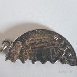 mezza moneta ciondolo pendaglio