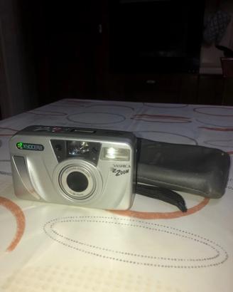 Fotocamera "Yashica Ez Zoom" vintage da collezione