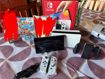 Nintendo switch+custodia rigida+gioco crash