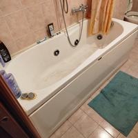 Vasca da bagno idromassaggio