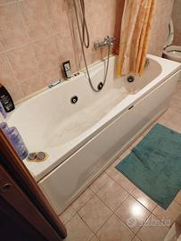 Vasca da bagno idromassaggio