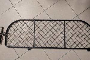 rete isolante per cani da auto