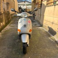 Vespa ET4 50