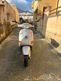 Vespa ET4 50