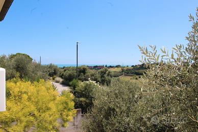 Villa bifamiliare con terrazza