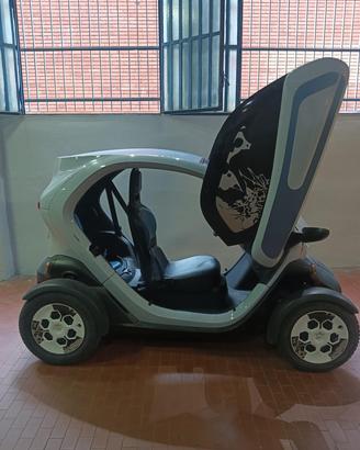 renault twizy 16 anni elettrica L7 B1