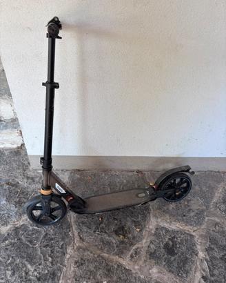 Monopattino ragazzo