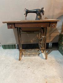 Macchina da cucire Singer d’epoca