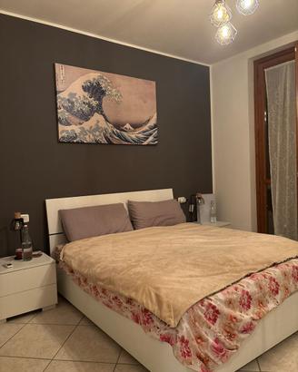 Letto matrimoniale (già smontato) + comodini