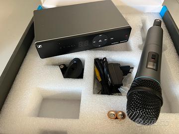 SISTEMA MICROFONICO PALMARE WIRELESS