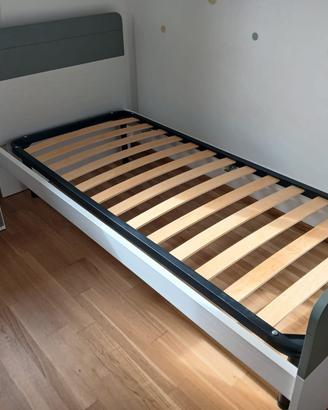 Letto e comodino per cameretta