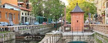 Bilocale ristrutturato con garage e giardino