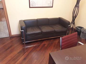 N.2 divani  Le Corbusier pelle 3+2 (no cassina)