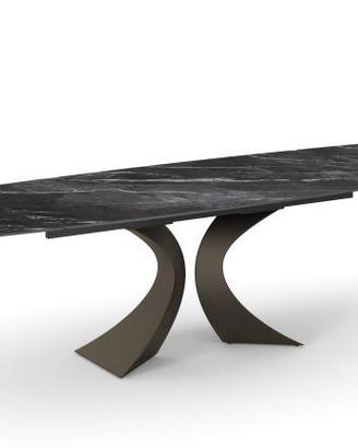 Nuovo tavolo allungabile in ceramica di design