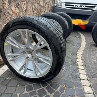 cerchi e gomme  tesla Model Y 19, anche standard