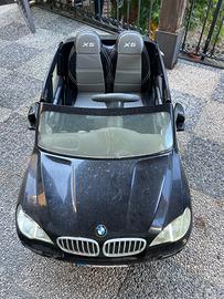 Macchina elettrica BMW nera