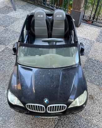 Macchina elettrica BMW nera