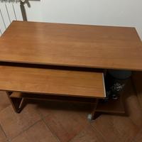 Carrello a rotelle porta tv