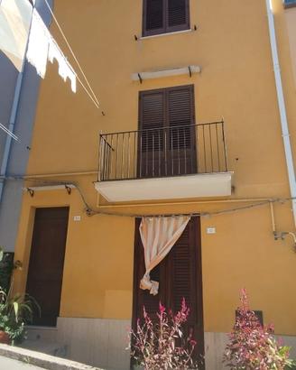 Palazzina indipendente  80mq su 3 livelli