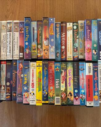 Videocassette VHS Disney Titanic e altri