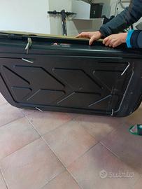 portaoggetti da porre sopra l'auto