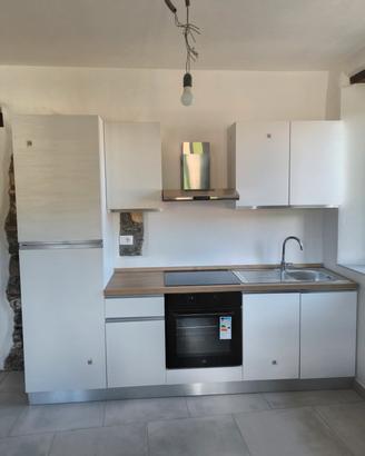 Cucina completa nuova mai usata