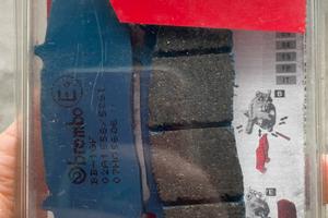 Pastiglie Brembo anteriori