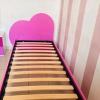 Letto singolo con testata a cuore