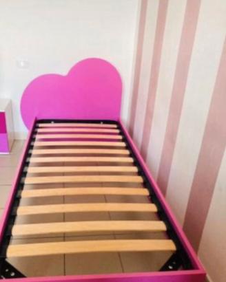 Letto singolo con testata a cuore