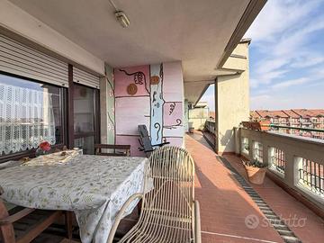 Appartamento di 200 m² con più di 5 locali e box a