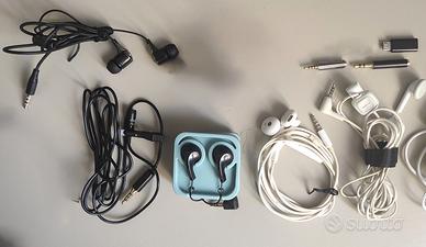Lotto auricolari Nokia e cuffie miste + accessori