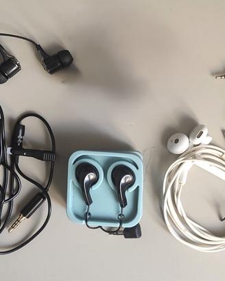 Lotto auricolari Nokia e cuffie miste + accessori