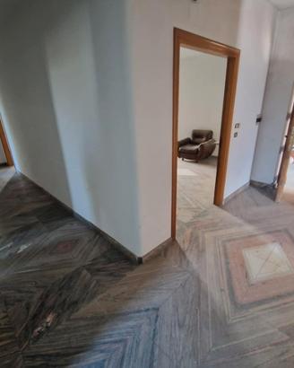 Semi Indipendente + Lastrico + Giardino + Cantina