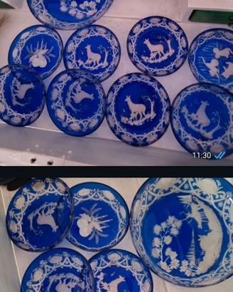 Set piatti con animali in rilievo