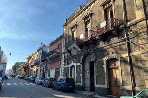 5 LOCALI A GIARRE
