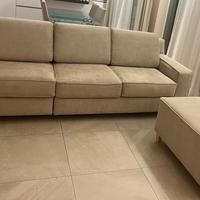 Divano e pouf beige